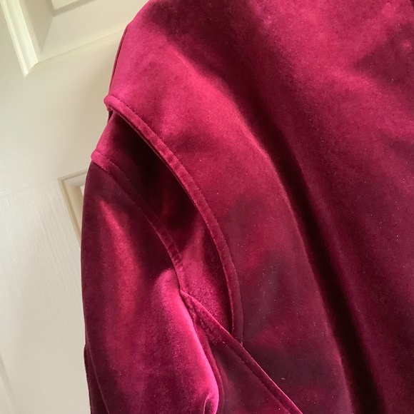 BLANK NYC Velvet Crop Bomber Jacket Burgundy SZ L - Picture 8 of 16